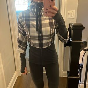 Lululemon Grey and White Activewear Jacket sz.2